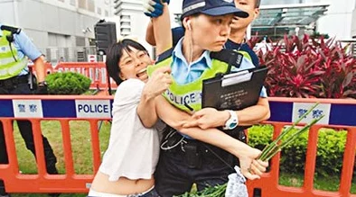 警花肉搏强奸党震惊全国各地民众关注度极高