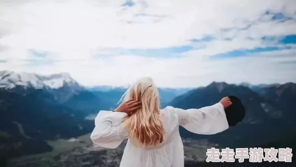 婬荡的女教师描述一位行为不检点的女教师形象，反映社会道德问题