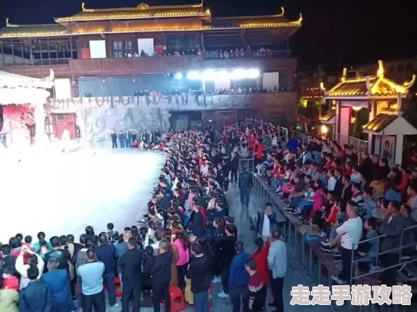 她来自胡志明市最近在当地举办的美食节上大放异彩，吸引了众多游客品尝她的特色小吃