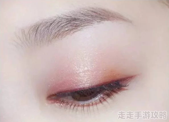 7777奇米四色眼影8888这款眼影以其独特的配色和持久显色效果受到追捧，是化妆爱好者的必备神器