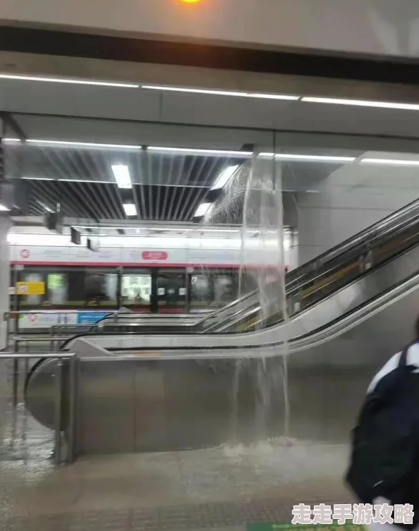 网友热议：地铁逃生A口具体位置详解，寻找出口不再迷茫指南！