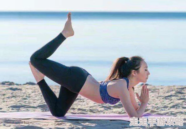 美女脱精光张开双腿展现自信与美丽的身体艺术