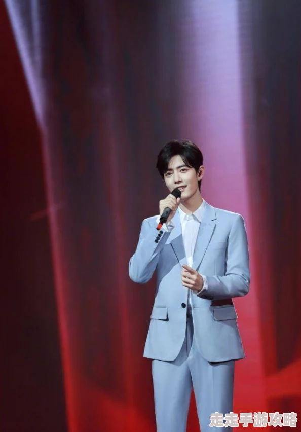 xxnxx白丝老师的网友评价这位老师不仅颜值高，教学也非常认真负责，学生们都非常喜欢她