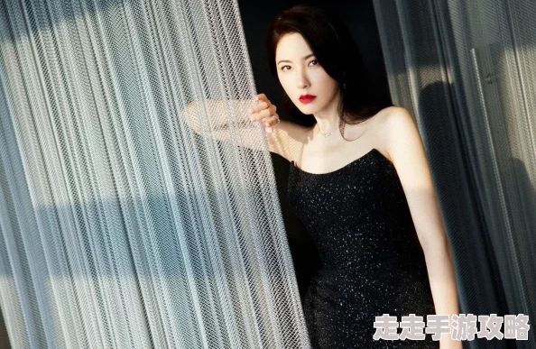 色喜国模李晴超大尺度最近在社交媒体上发布了自己的新写真集，引发粉丝热议