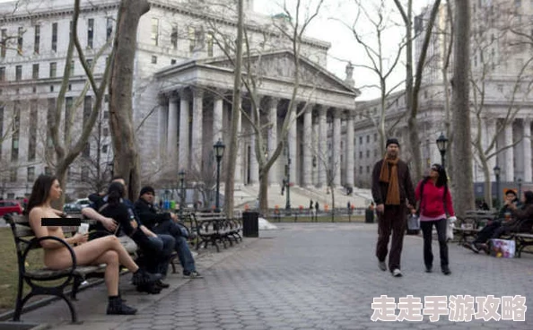 摄影师（韩国）最近在首尔街头捕捉到了许多生动的日常生活场景