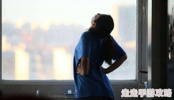 久久亚洲精品人成综合网抑郁症女儿跳楼后，我重生了(重启2003之香江风云)