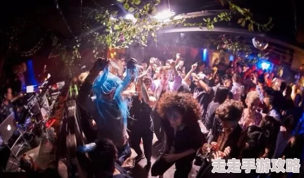 夏季摇摆节奏感强，适合夏日派对的热门歌曲