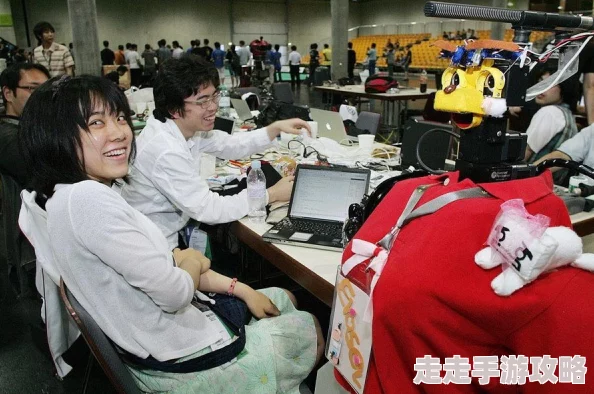 日本人强jizz多人高清东京街头出现机器人咖啡车服务