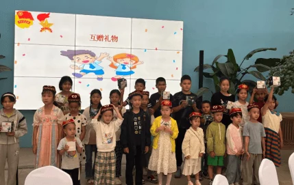 异族黑吊xxx让我们共同努力追求梦想，传播爱与希望，创造美好未来